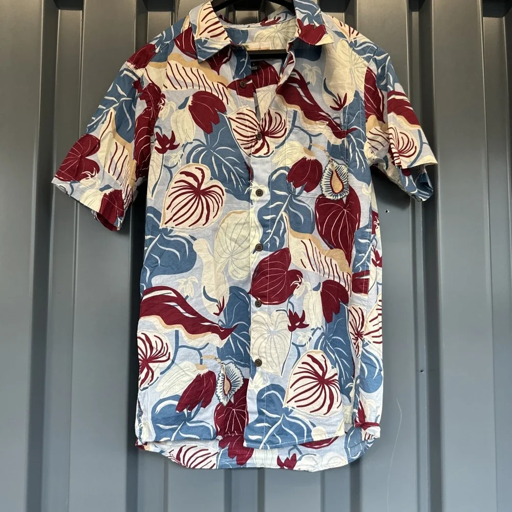 Patagonia Pataloha Shirt Men's S Multi Color Short Sleeve Button-Up Shirt